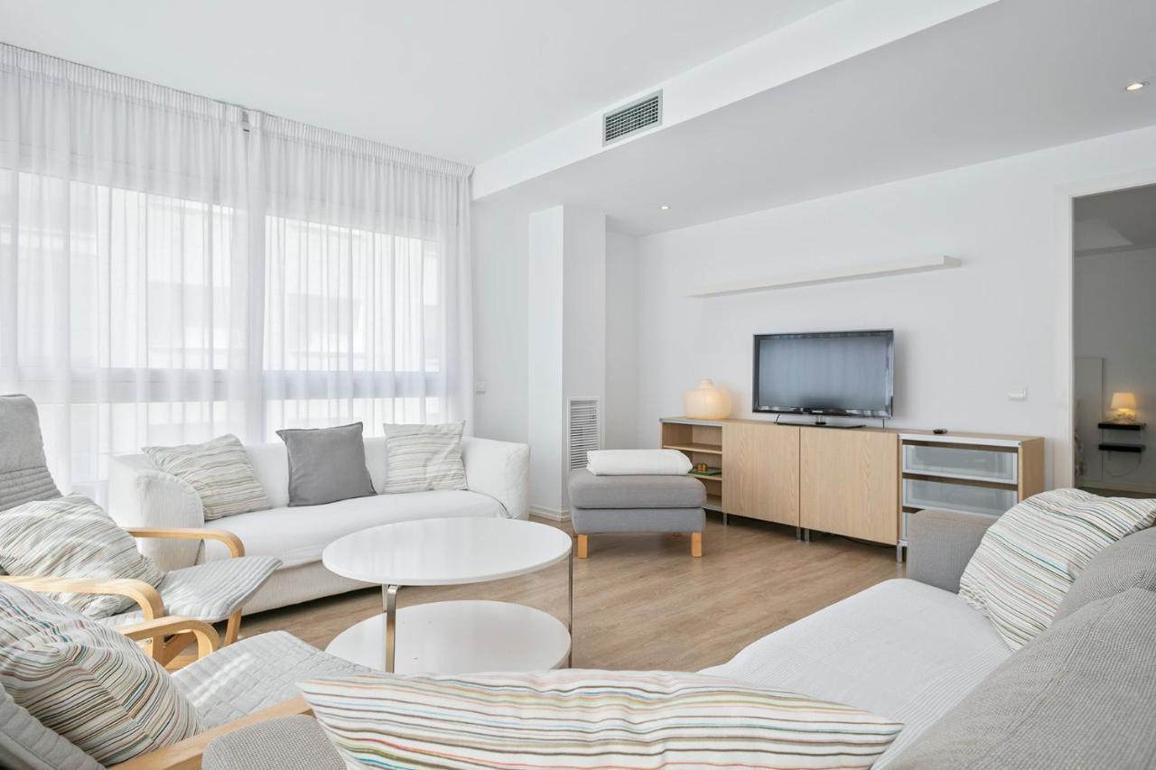 Apartaments Pepita Bandert Камбрильс Экстерьер фото